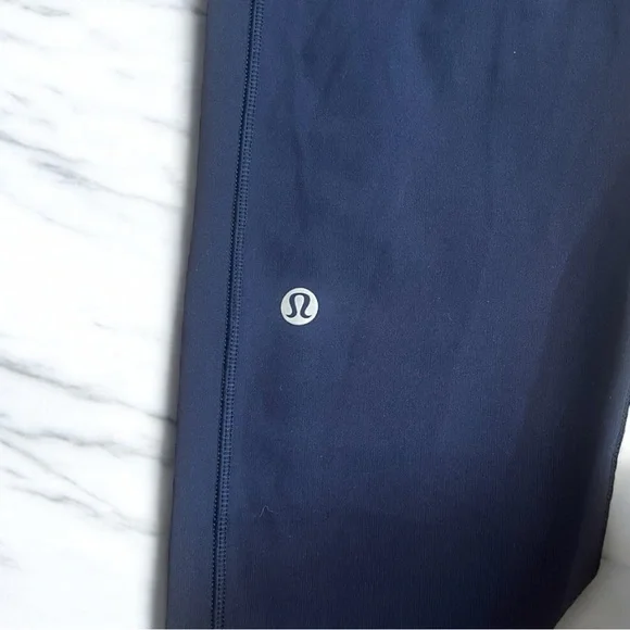 Lululemon Speed Up Tight 28" *Brushed Full-On Luxtreme. 🩷🩷True Navy🩷🩷 - Picture 6 of 8